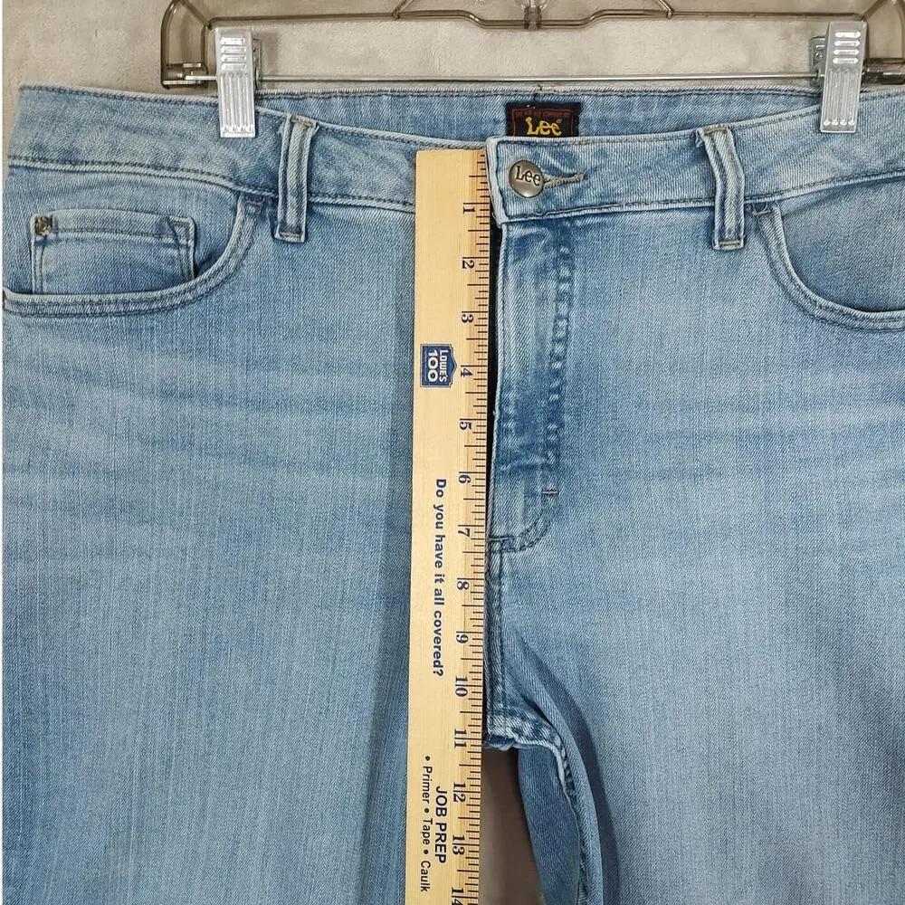 Lee Women's Mid-Rise Straight Leg Jeans Light Wash Size 18S Very Good Comdition